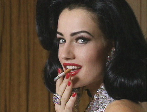 australianbeyonce: Karen Mulder behind the scenes for “Gentlemen Prefer Blondes” by Elle