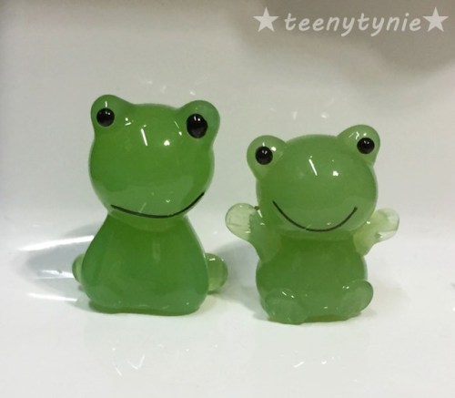 Glass frog brothers, 1 & 1.2 inches tall.