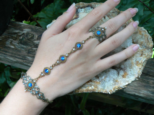 cute-thangsss:Blue swarovski bracelet. Here is where you can find more amazing products from etsy.