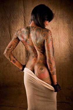 tattoodlifestylemagazine:  Lepa Dinis  www.tattoodlifestyle.com