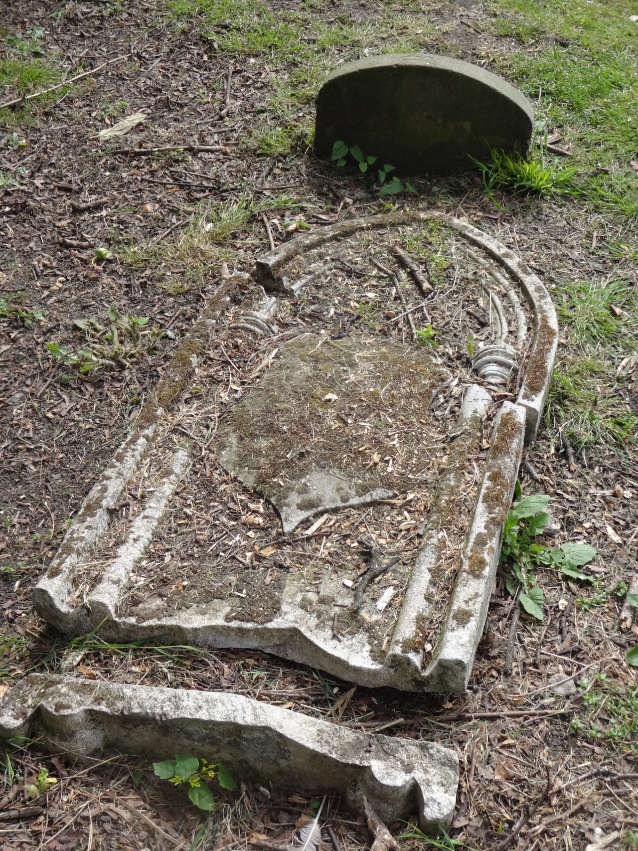 sightofthetombs:  Brompton Cemetery. 