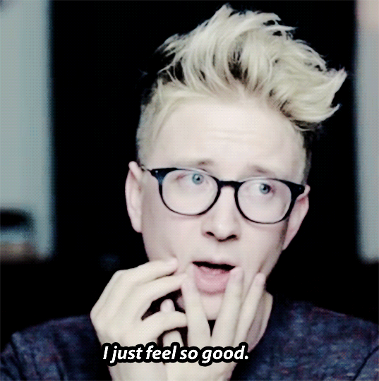peace-out-little-munchkins:  me, when my otp ever interacts (x) 