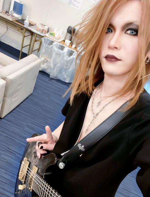 Update: Uruha’s blog 12.03.2021 Good work Thank you for the 20th anniversary live.Some time pa