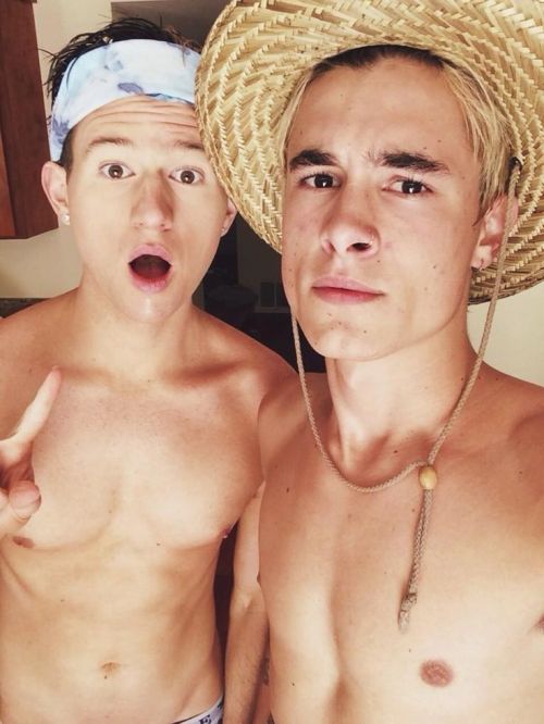 hotfamousmen:  Ricky Dillon