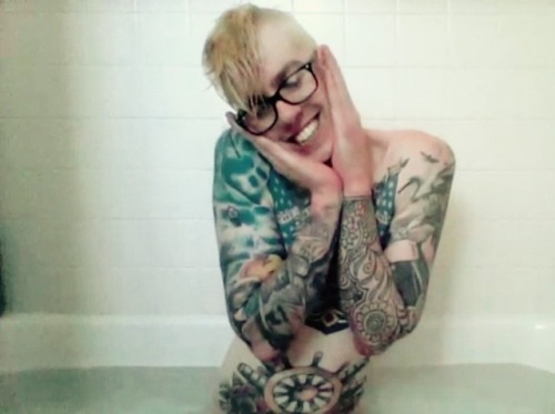 ilov4kitties:  ilov4kitties:  Add me on Snapchat for fun. SC: galaxyshack  The bleach hair is gone now. I cut It all off  