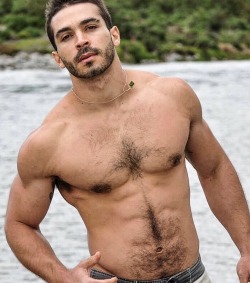 hairymacho:  http://hairymacho.tumblr.com