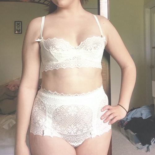 fourfeetteninonesock:  New set from Agent Provocateur 