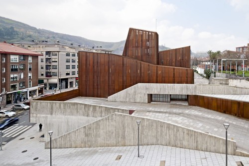 (via OKE / aq4 arquitectura OKE / aq4 arquitectura – ArchDaily)Ortuella, Basque Country, Spain