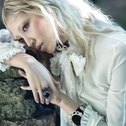 RULE VICTORIAN PHOTOGRAPHER: HYEA WON KANG MODEL: SOO JOO PARK STYLING: EUNYOUNG SOHN MAKE UP: MIN K