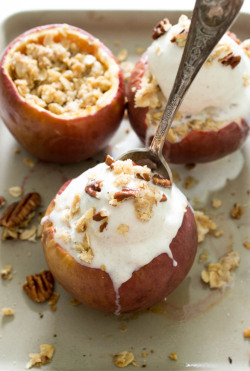 foodffs:  STUFFED BAKED APPLE CRISPReally