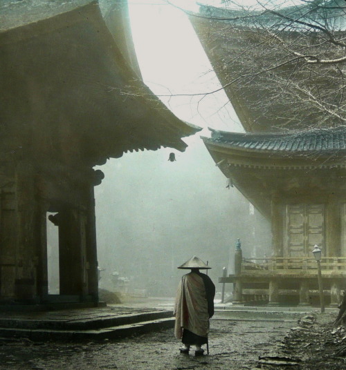 magictransistor:Kozaburo Tamamura. Monk of the Hieizan Temple, Kyoto. 1900.