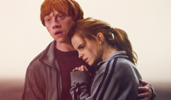 knockturnallley:  “He was a very good kisser. I think Rupert’s very handsome. Oh totally, he’s looking good. Totally, definitely. Definitely.” -Emma Watson 