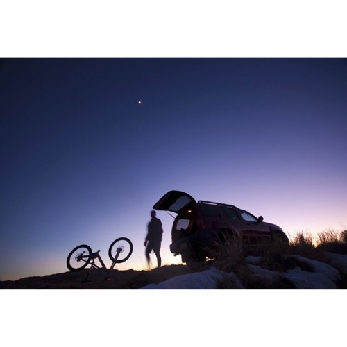 langephotography:  White Mesa nightfall. #mtb #mtbing #mountainbiking #sky #moon #silhouette #newmex