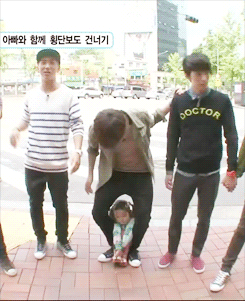 orange-sandeul:  Eunsol found the perfect spot. 