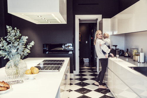 XXX gravityhome: Dramatic Stockholm home of Emilia photo