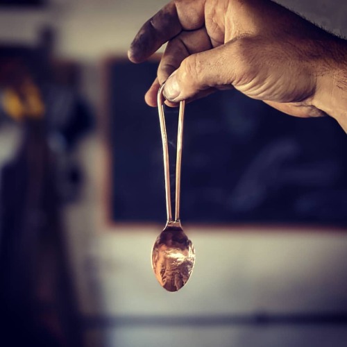A lovely hand made copper teaspoon makes for a lovely Friday afternoon tea time. Here is a teaspoon 