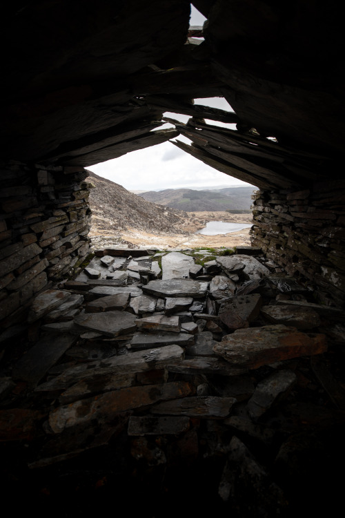 Absolutely amazing and rustic remains of the old buildings built by balancing huge slabs of slate.Sn