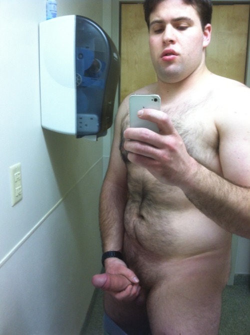 noskinnyguysallowed:   remember beefy nurse who likes to flex part3? (X his post)   