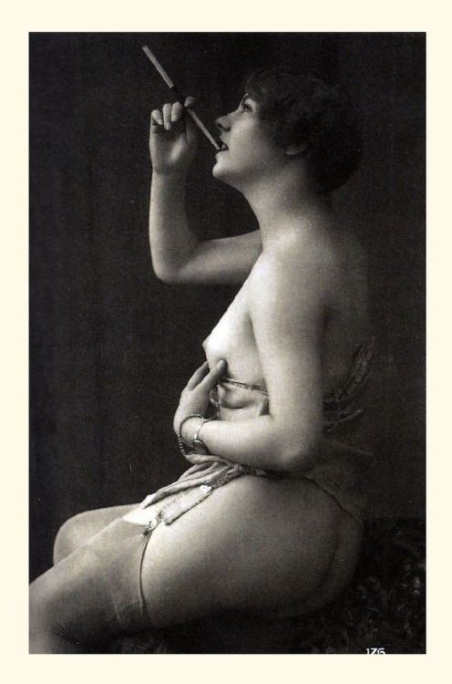 madivinecomedie: Photographe anonyme. Nude 1920