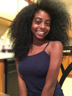 blackgirlsrpretty2:  http://3bon33.tumblr.com/