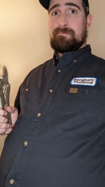 bongbellygainer:When the fat plumber catches you staring&hellip; Check out the