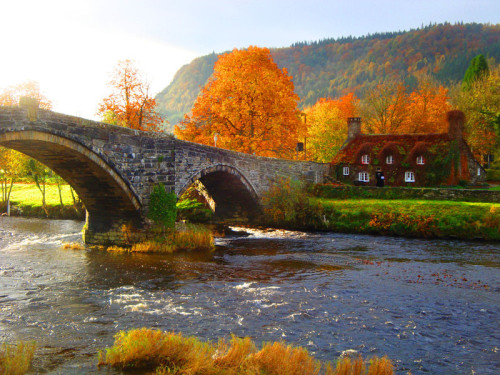 pagewoman: 17th Century Llanrwst Bridge, Llanrwst, Conwy Valley, North Wales.