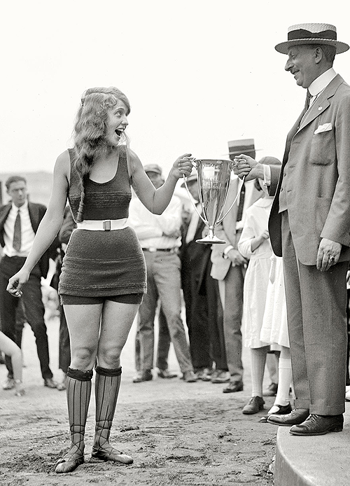 librar-y:  Washington Tidal Basin Beauty Contest – August 5, 1922. Seventeen-year-old