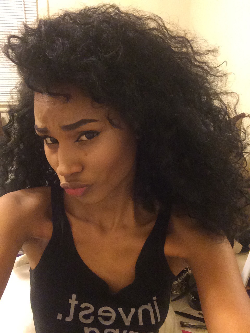 khadds:  sweetvulgarity:  FroLife. BlackOut! ✊  You’re gorgeous sis