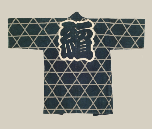 A man&rsquo;s thick cotton work jacket (hanten) featuring and unusual criss-cross pattern. 1912-1926