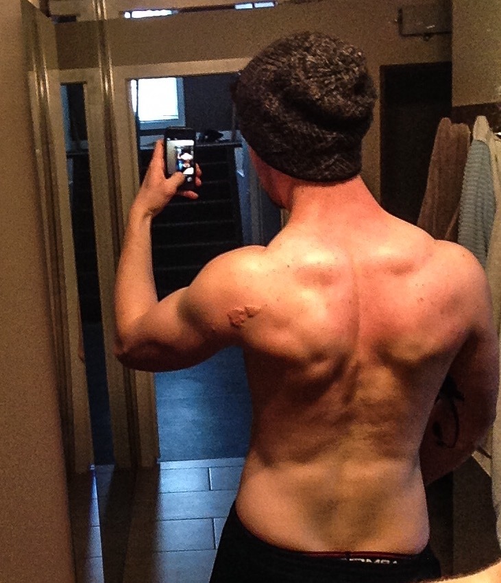 thaihaha:  cdnmooselr:  Delts and traps yo  Hi