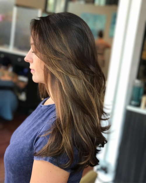 Su kissed summer dimension for this babe. #Balayage is supposed to be soft, subtle and natural. I lo