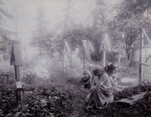 bookoffixedstars:I. K. Inha (1865, Virrat – 1930, Helsinki) - Women crying in the graveyard, Karelia