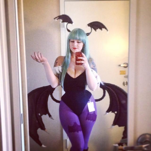 thicksexyasswomen:  preference-for-whitegirls:Cosplay is always awesome!✌☺😏😍