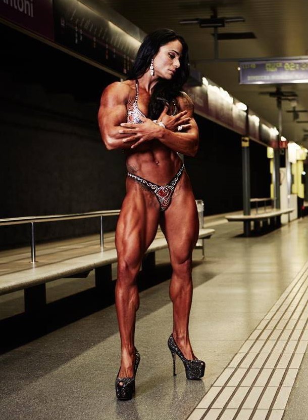 zimbo4444:  ..Cris Goy Arellano..beautiful IFBB Physique champion..   💪🏼👩🏻👍🏼