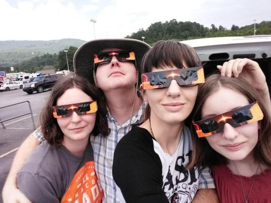 woggywoowoo:  woggywoowoo:2017 mood: driving 4 hours to watch the eclipse from an ingles parking lot   I wouldn’t trade this moment for anything.