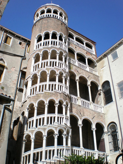 italian-landscapes:Palazzo Contarini del Bóvolo (Chiocciola), Venezia (Contarini of the Snail Palace