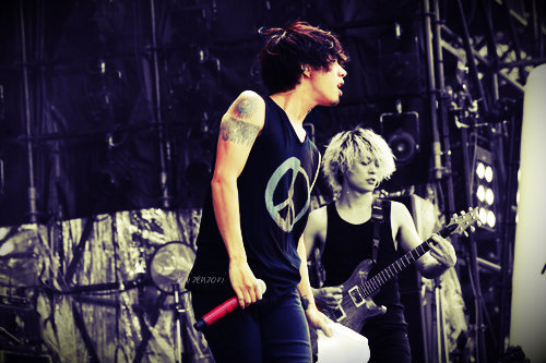 kaizenzori:  photo credit pf.oneokrock edited 