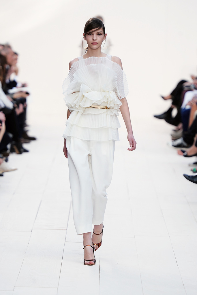 Chloé：Happy Gift Deepens a Close Relationship... | The STYLE INSIGHT