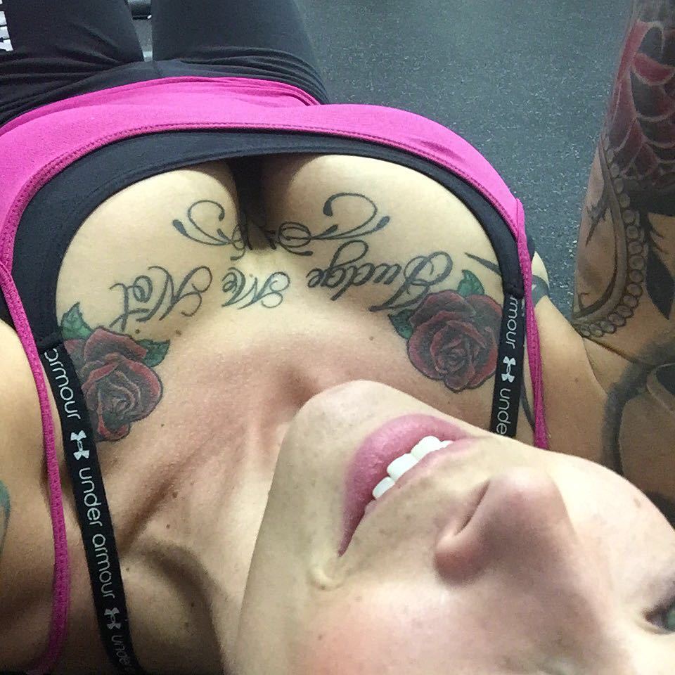 annabellpeaks:  Cause working out can be HOT in more ways then one!