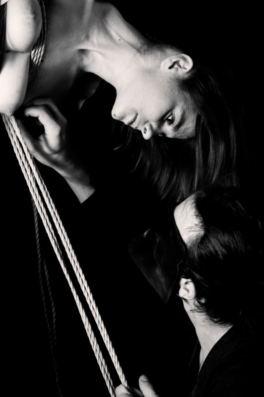 kirigamikinbaku:  ropes Kirigami - model Tenshiko photo Sara De Simon full set http://www.abbraccidicorde.com/home/?page_id=1903