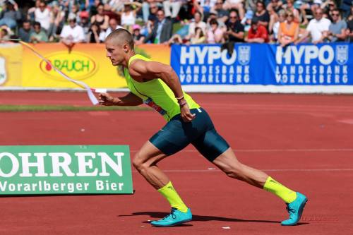 hothungjocks:  Recent shots of USA track and field stud Trey Hardee…looks as good as ever! YUMMY! 