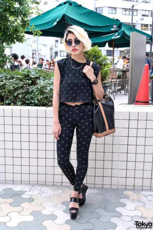 Monochrome print crop top &amp; pants from iTokyoMe w/ Emoda platforms in Harajuku. She&rsquo;s on I