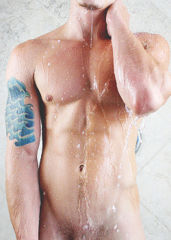 spitsroastintime:  scruffyjizzmonkey:  (via TumbleOn)    http://spitsroastintime.tumblr.com 