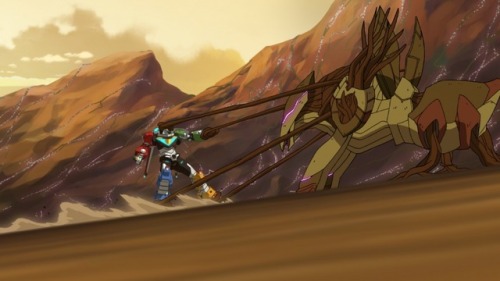 vld-news:New stills of Voltron, the lions, and the castle from S5 (via denofgeek)