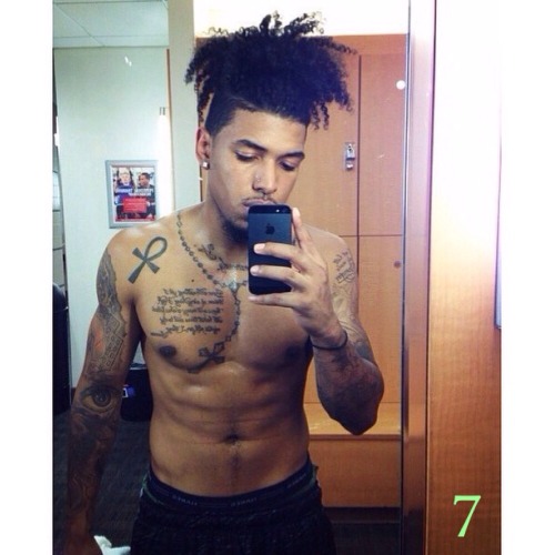 expossingpapis69:  www.expossingpapis69.tumblr.com  Fine ass IG boys😍😍🔥🔥 part 3  1- shamoyy  2- bitonofficial  3- deonee_arnez  4- realquanndel  5- advassell  6- tey.santana  7- aaron_knightnyc  8- tk_datflyguy  9- gentlemenqs  10- amirobe