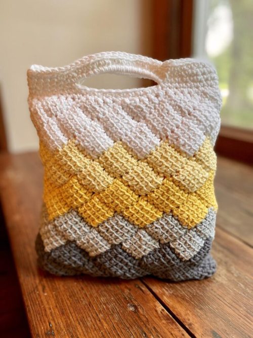 knithacker: Crochet This Fun Entrelac Tote In Rainbow Colors … So Fun! https://buff.ly/3g89KDU Love