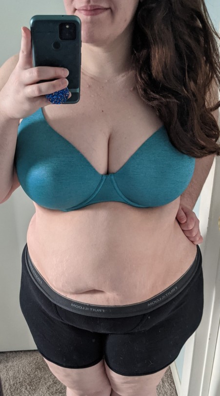 kinkypolycuddlers:Because @amaranthdesires wants to see my comfy for the day, and @callalilly849 endorsed it. Y'all are getting these before I even remembered to send the unedited versions to my partners. You’re welcome. 😅~Molly Omg top level