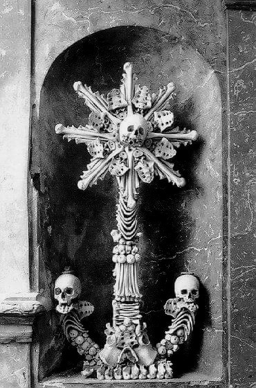 Porn Pics seasons-in-hell:  Sedlec Ossuary in the Czech