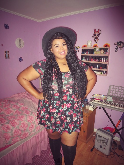 plussizeootd:duchess-gummybunss:Because I feel like a giant doll today.