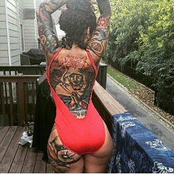 tattedtitan:  Tatted sexy  THAT ASS LOOKS